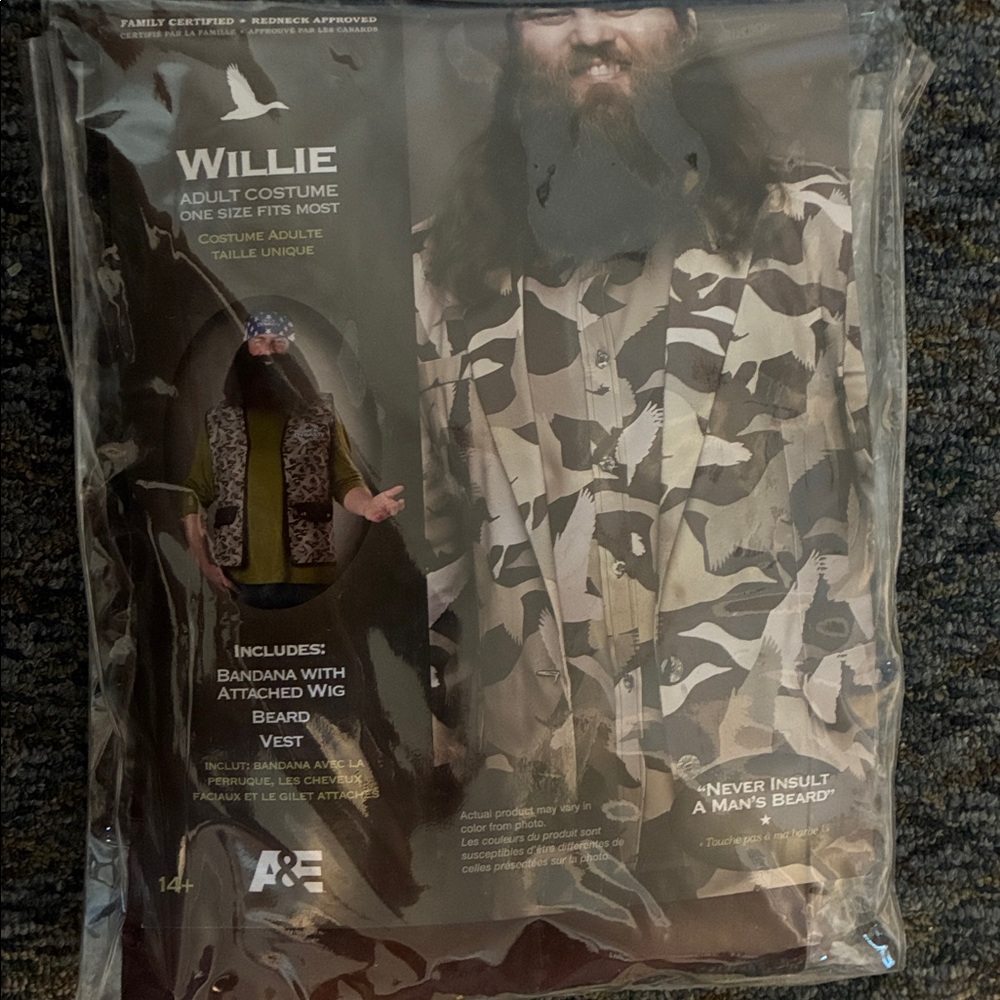 Willie Adult Costume with Bandana and Beard - Black and Gray